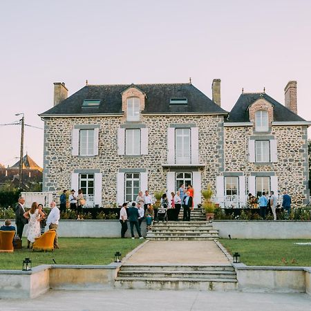 Bed and Breakfast Domaine Les Jardins dArsene à Tinténiac Extérieur photo