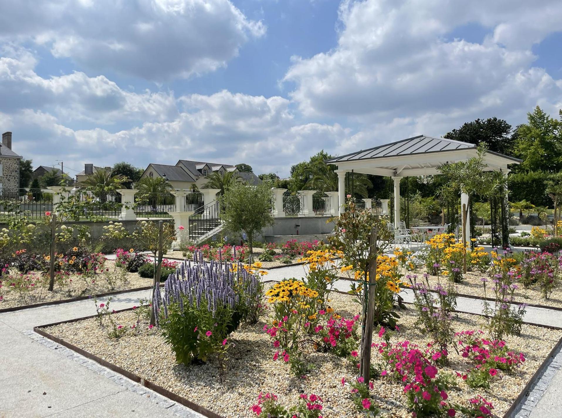 Bed and Breakfast Domaine Les Jardins dArsene à Tinténiac Extérieur photo
