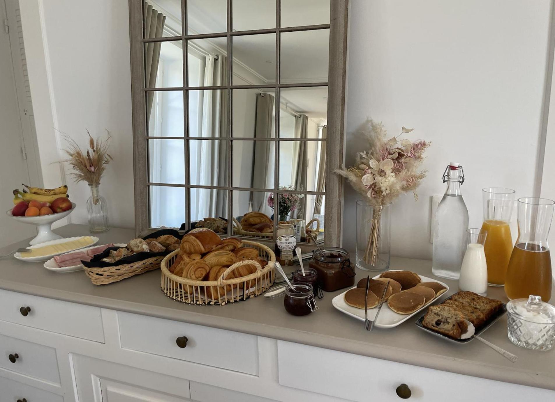Bed and Breakfast Domaine Les Jardins dArsene à Tinténiac Extérieur photo